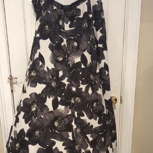 Roz & Ali Black and White A-Line Long Sleeve Halter Dress